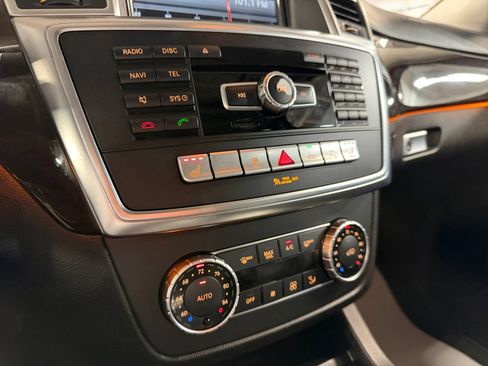 Used 2015 Mercedes-Benz GL 450 4MATIC w/ Parking Assist Package image 31