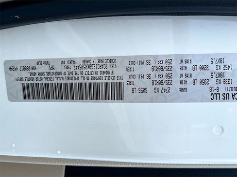 Used 2019 Chrysler Pacifica Touring-L Plus w/ Tire & Wheel Group image 34