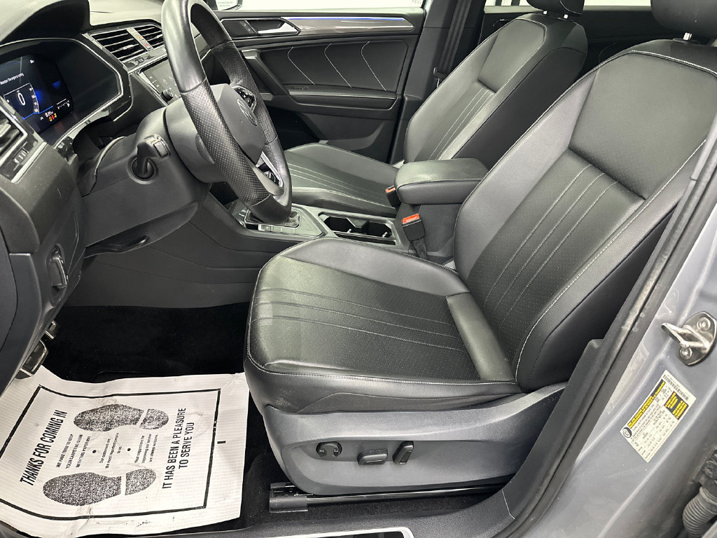Used 2024 Volkswagen Tiguan SE R-Line FWD image 9