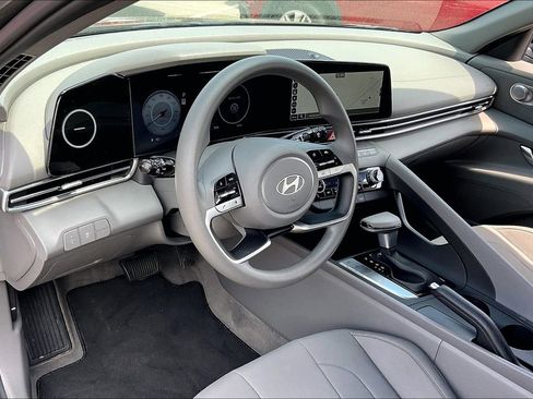 Used 2024 Hyundai Elantra SEL image 34