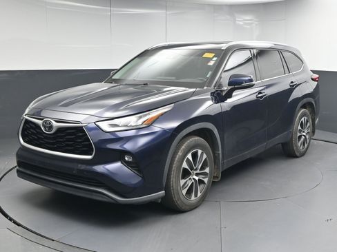 Used 2020 Toyota Highlander XLE image 4