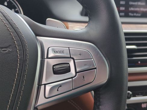 Used 2018 BMW 750i xDrive AWD/4WD image 20
