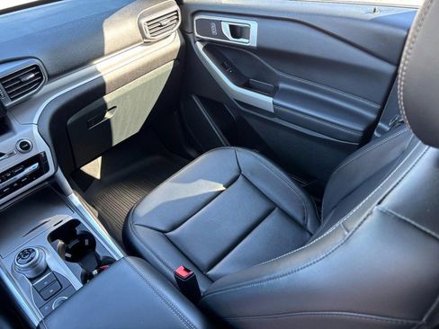 Used 2023 Ford Explorer XLT w/ Equipment Group 202A image 16