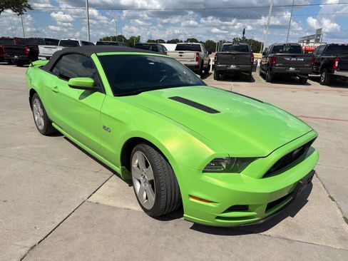 Used 2013 Ford Mustang GT RWD image 5