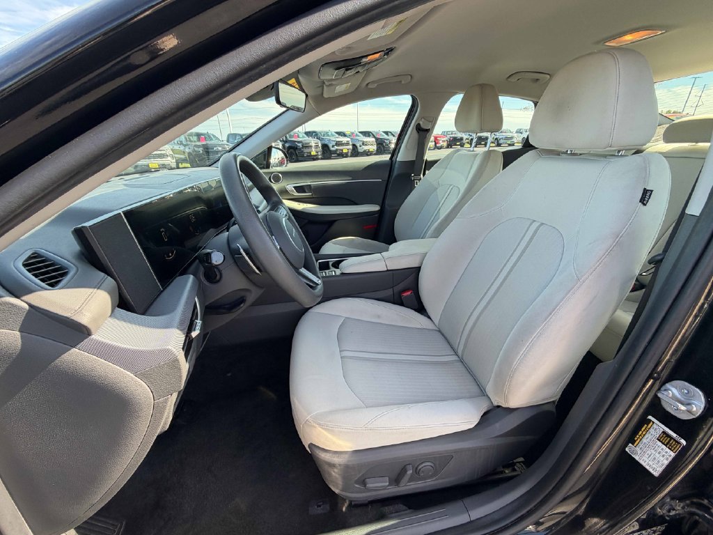 Used 2025 Hyundai Sonata SEL FWD image 18