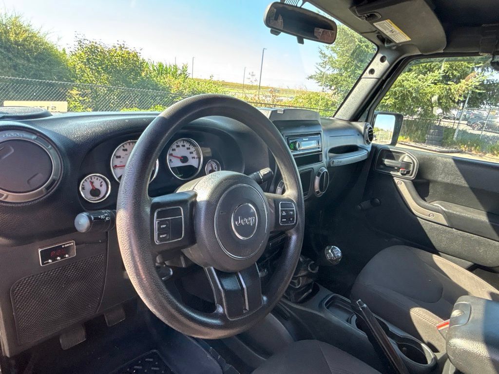 Used 2017 Jeep Wrangler Sport AWD/4WD image 9