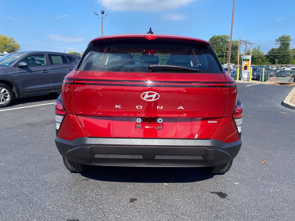 Certified 2024 Hyundai Kona SE AWD/4WD image 5