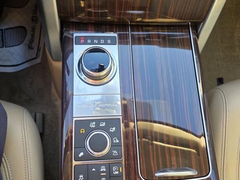 Used 2017 Land Rover Range Rover image 26