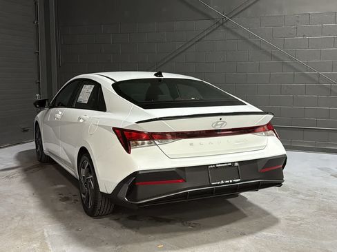 Used 2025 Hyundai Elantra Sport FWD image 6