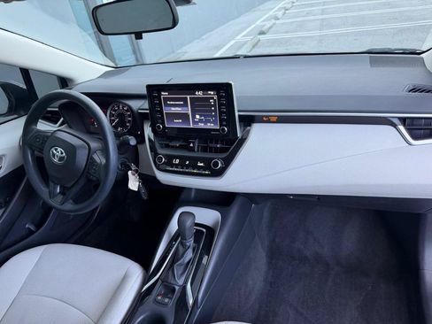 Used 2021 Toyota Corolla LE FWD image 17