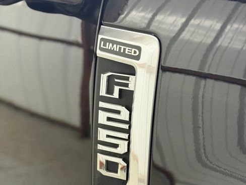Used 2019 Ford F250 Limited w/ FX4 Off-Road Package AWD/4WD image 6