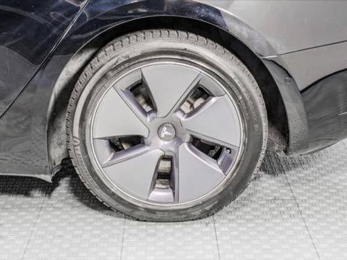 Used 2022 Tesla Model 3 Long Range AWD/4WD image 35