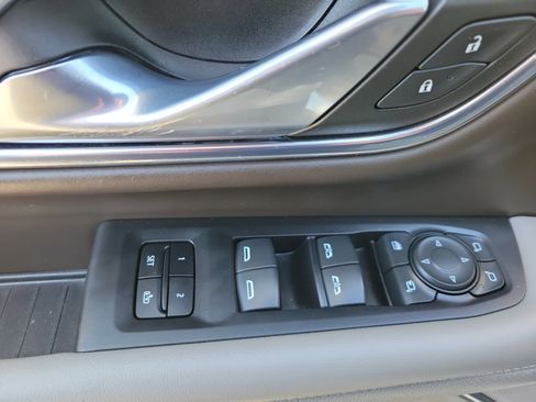 Certified 2023 GMC Yukon XL SLT w/ SLT Premium Package image 21