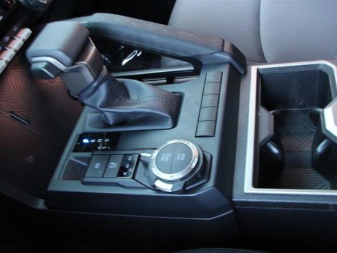 Used 2025 Toyota Tacoma SR5 AWD/4WD image 24
