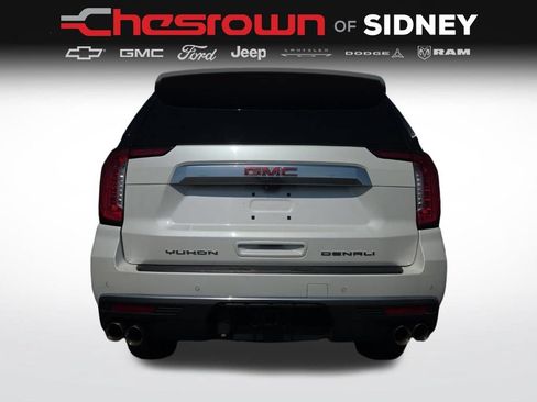 Used 2023 GMC Yukon XL Denali w/ Advanced Technology Package AWD/4WD image 14