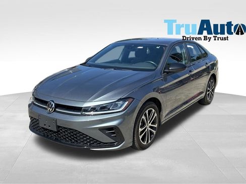 Used 2025 Volkswagen Jetta Sport FWD image 3