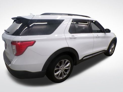 Used 2020 Ford Explorer XLT w/ Equipment Group 202A AWD/4WD image 6