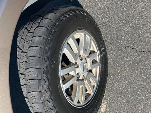 Used 2014 Ford Expedition EL XLT w/ Equipment Group 202A image 4