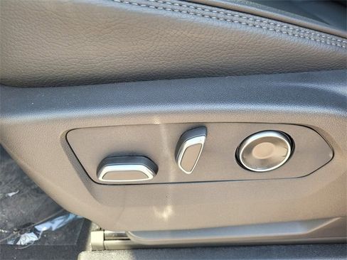 New 2026 GMC Yukon Denali w/ Sun & Power Step Package image 5