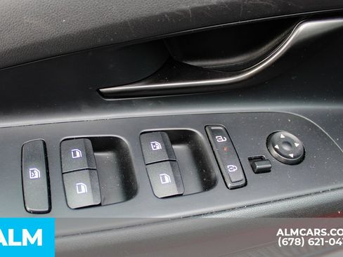 Used 2025 Hyundai Elantra Sport FWD image 35