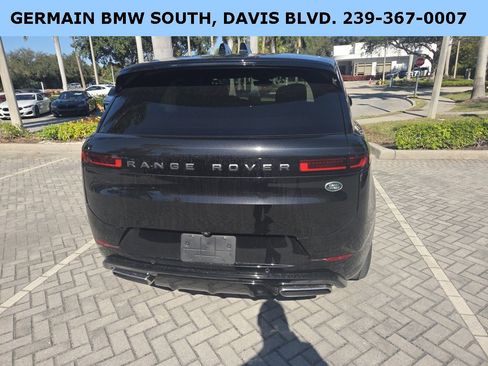 Used 2023 Land Rover Range Rover Sport SE Dynamic image 20