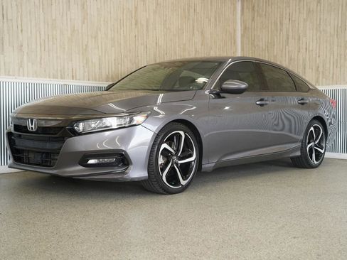 Used 2018 Honda Accord Sport image 4