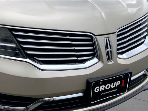 Used 2017 Lincoln MKX Reserve w/ Lincoln MKX Climate Package FWD image 28