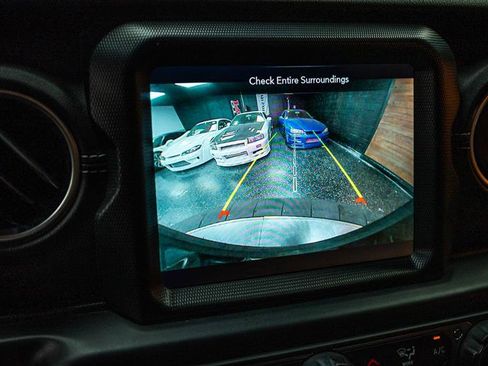 Used 2023 Jeep Wrangler Unlimited Sahara image 19