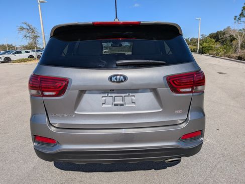 Used 2019 Kia Sorento LX image 6