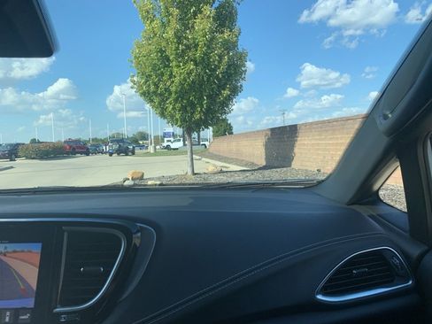 New 2026 Chrysler Pacifica Limited w/ S Appearance Package image 22