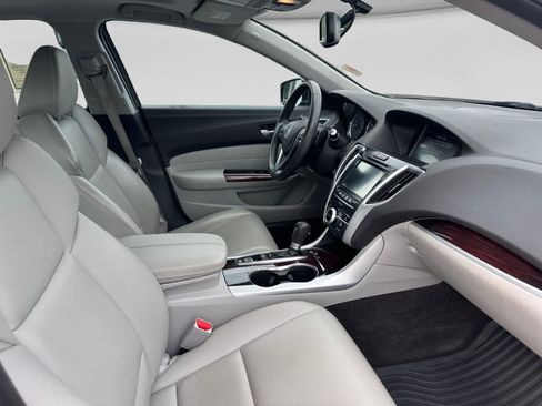 Used 2017 Acura TLX FWD image 16
