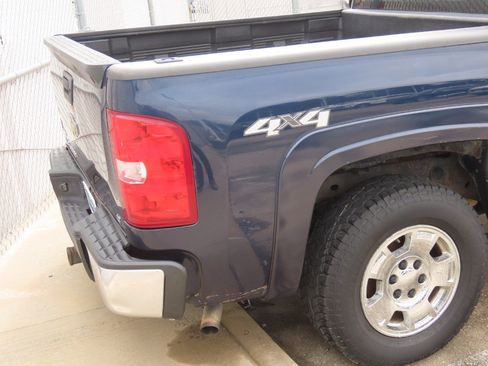 Used 2011 Chevrolet Silverado 1500 LT w/ All-Star Edition AWD/4WD image 12