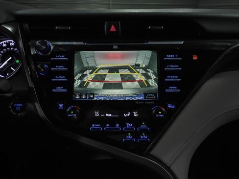Used 2019 Toyota Camry XLE image 27