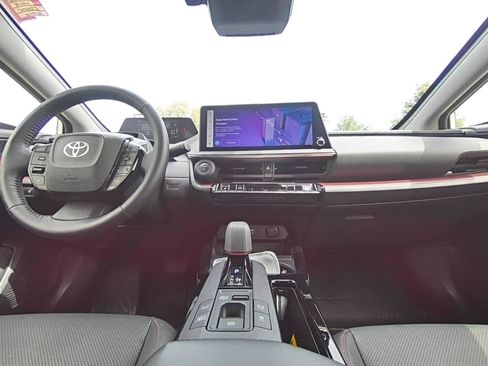 Used 2024 Toyota Prius Prime FWD image 31