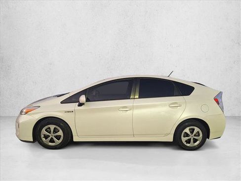 Used 2015 Toyota Prius Three image 8