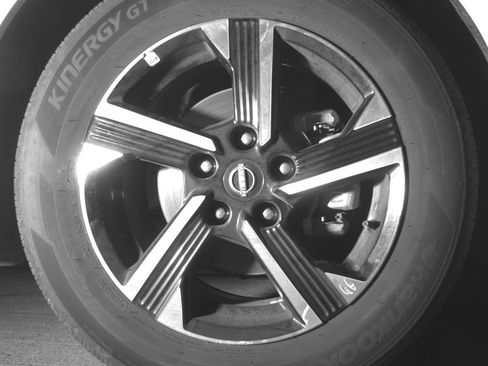 Used 2025 Nissan Sentra SV FWD image 13