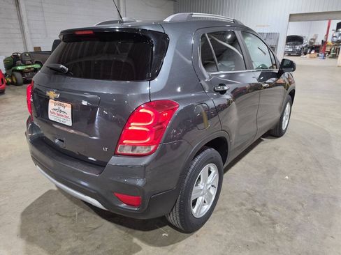 Used 2017 Chevrolet Trax LT w/ LT Convenience Package AWD/4WD image 10