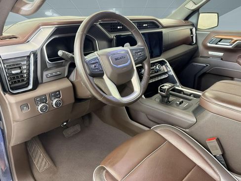 Used 2023 GMC Sierra 1500 Denali w/ Technology Package AWD/4WD image 4