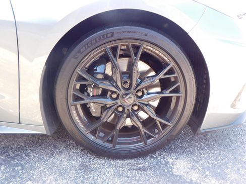 Used 2023 Chevrolet Corvette Stingray Premium Conv w/ Z51 Performance Package image 9