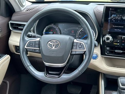 Used 2022 Toyota Highlander Platinum AWD/4WD image 46