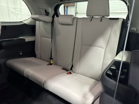 Used 2025 Toyota Grand Highlander AWD image 51