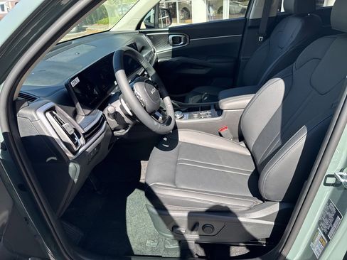 New 2025 Kia Sorento EX image 4