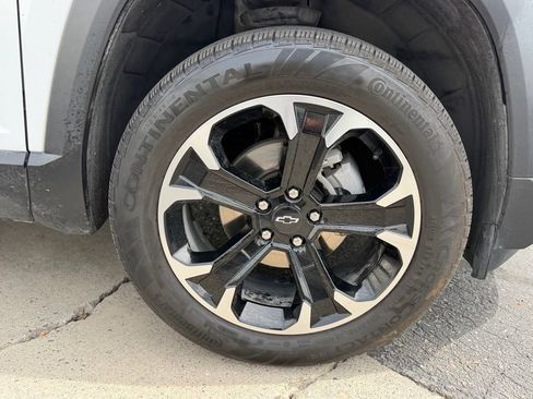 Used 2025 Chevrolet Equinox LT w/ Convenience Package II AWD/4WD image 9