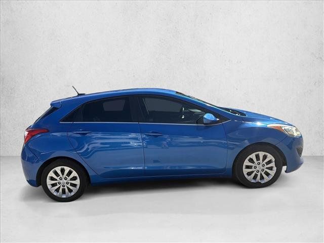 Used 2017 Hyundai Elantra GT FWD image 6