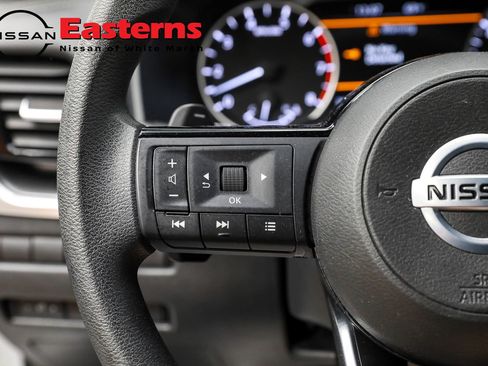 Used 2021 Nissan Rogue SV image 33