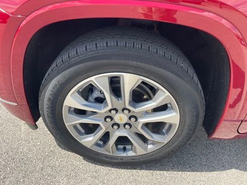 Used 2021 Chevrolet Traverse Premier FWD image 35