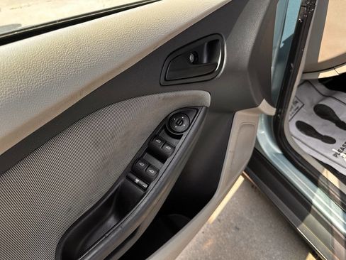 Used 2012 Ford Focus SE FWD image 11