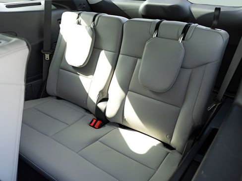 New 2026 Ford Explorer Active w/ Active Comfort Package RWD image 17