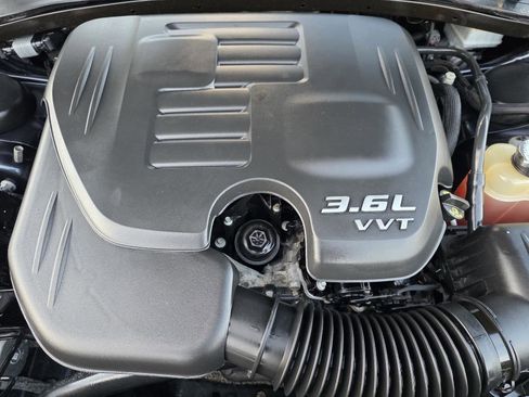 Used 2018 Dodge Charger SXT RWD image 41