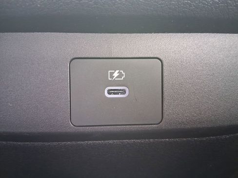 New 2026 Nissan Sentra SR w/ Floor Mat Package FWD image 28